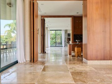 VENTA CASA NORDELTA LAGOS DEL GOLF AL AGUA