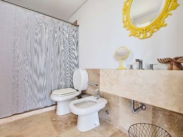 VENTA CASA NORDELTA LAGOS DEL GOLF AL AGUA