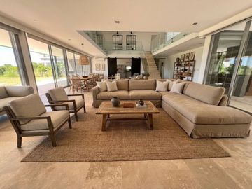 VENTA CASA 7 AMB con SENSACIONAL VISTA AL GOLF