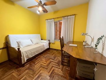 VENTA CASA 3 DORMITORIOS BARRIO CHATEAU CARRERAS