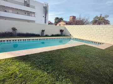 VENTA CASA 3 DORMITORIOS BARRIO CHATEAU CARRERAS