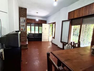 VENTA CASAQUINTA PILETA MORENO
