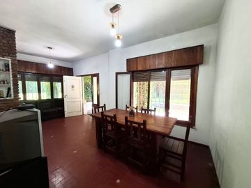 VENTA CASAQUINTA PILETA MORENO