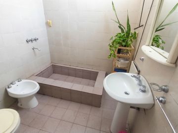 VENTA CASA 2 DORM GRAN PATIO VILLA ALLENDE CÓRDOBA