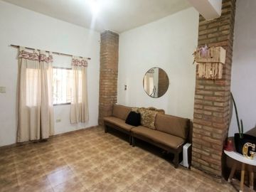 VENTA CASA 2 DORM GRAN PATIO VILLA ALLENDE CÓRDOBA