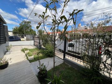 VENTA CASA 4 DORMITORIOS - MATIENZO