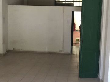 VENTA GALPON PROVIDENCIA 248M2 CON OFICINA BAÑO