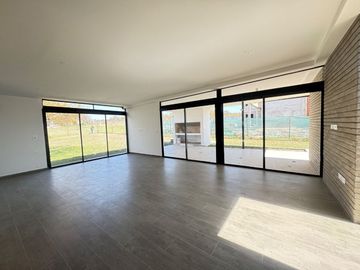 Venta Casa E53 La Cercanía a Estrenar C/ Escritura