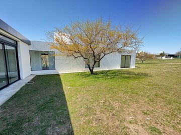 Venta Casa E53 La Cercanía a Estrenar C/ Escritura