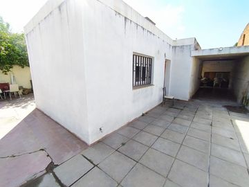 VENTA CASA PH 2 DORM A REFACCIONAR ALTO ALBERDI