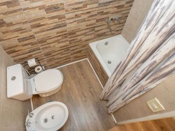 CASA  135m² CON JARDÍN Y ATELIER EN VILLA RAFFO