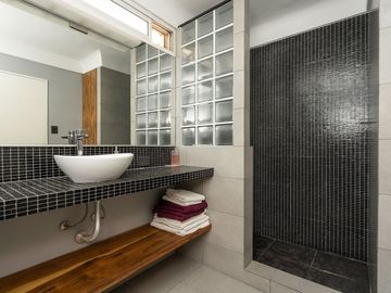 VENTA DEPTO 4 AMB Y DEPENDENCIA CABALLITO COCHERA