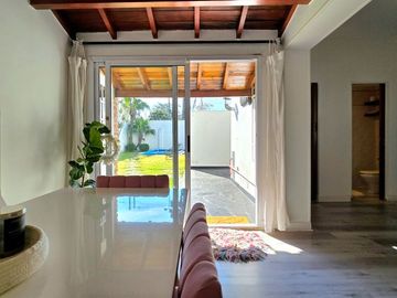 CASA CHALET 4 AMB. CON COCHERA PISCINA Y QUINCHO