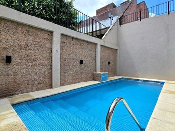 CASA 4 AMBIENTES PISCINA ASCENSOR ACEP. PROPIEDAD