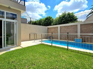 CASA 4 AMBIENTES PISCINA ASCENSOR ACEP. PROPIEDAD