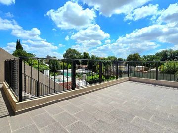 CASA 4 AMBIENTES PISCINA ASCENSOR ACEP. PROPIEDAD