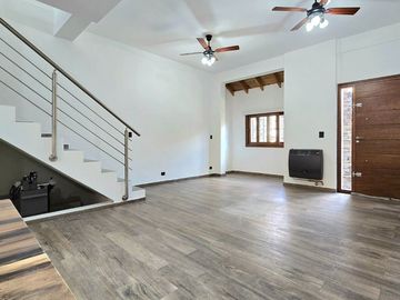 CASA 4 AMBIENTES PISCINA ASCENSOR ACEP. PROPIEDAD