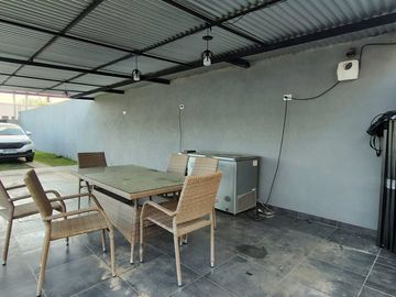 CASA 4 AMBIENTES EN VENTA CAÑUELAS CON PILETA