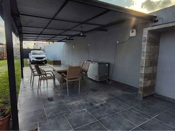 CASA 4 AMBIENTES EN VENTA CAÑUELAS CON PILETA