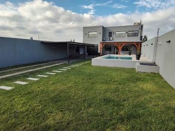 CASA 4 AMBIENTES EN VENTA CAÑUELAS CON PILETA