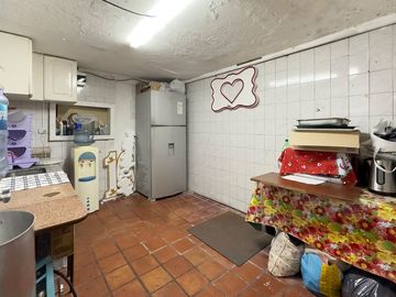 Venta casa 5 ambientes con local en Balvanera
