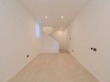 VENTA Casa 5 AMB A ESTRENAR en Villa del Parque