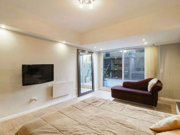 Venta Departamento 4 ambientes con Dependencia