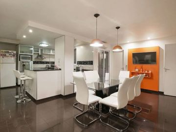 Venta Departamento 4 ambientes con Dependencia