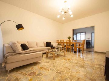 VENTA CASA 5 AMBIENTES EN EL PALOMAR