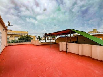 VENTA CASA 5 AMBIENTES EN EL PALOMAR