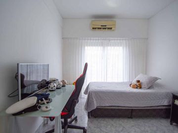 VENTA CASA 5 AMBIENTES EN EL PALOMAR