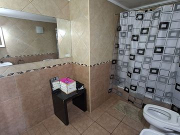 Venta PH 6 AMB.C/ COCH. ENTRADA INDEPENDIENTE