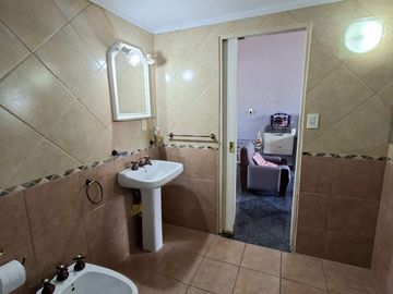 Venta PH 6 AMB.C/ COCH. ENTRADA INDEPENDIENTE