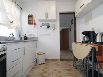 VENTA DEPARTAMENTO TRES AMBIENTES CON COCHERA