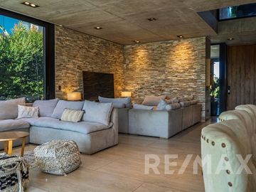 Venta casa 9 ambientes en El Yacht Nordelta