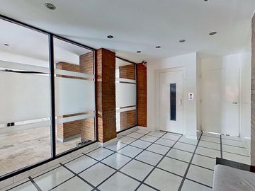 Venta 4 ambientes con cochera y patio en Belgrano
