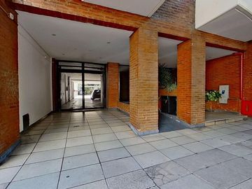 Venta 4 ambientes con cochera y patio en Belgrano