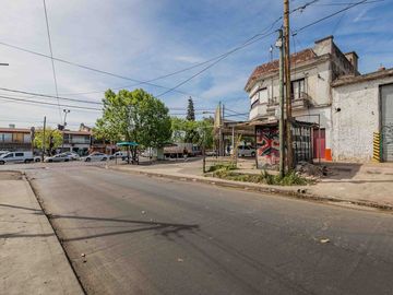 Local con Galpon y vivienda Venta en temperley