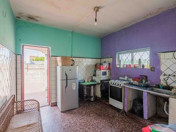 Local con Galpon y vivienda Venta en temperley