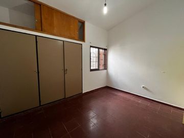 VENTA CASA LOS ROBLES 5 DORMITORIOS APTA CREDITO