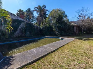 LOTE EN VENTA LA PLATA PILETA