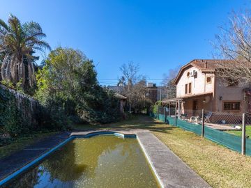 LOTE EN VENTA LA PLATA PILETA