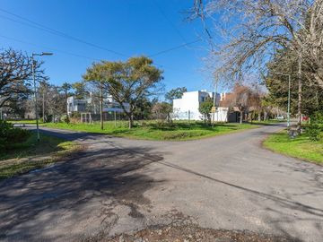 LOTE EN VENTA LA PLATA PILETA