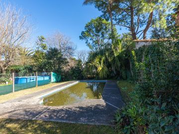 LOTE EN VENTA LA PLATA PILETA