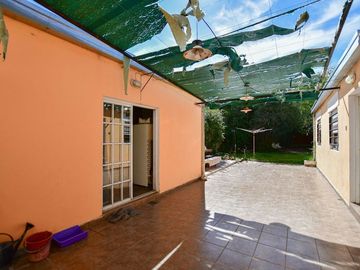 CASA VENTA LA PLATA 2 DORMITORIOS