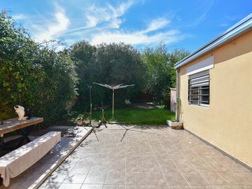 CASA VENTA LA PLATA 2 DORMITORIOS