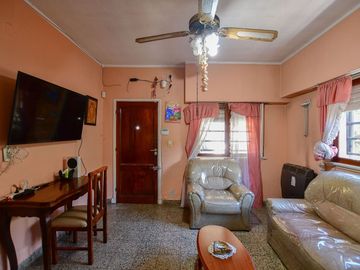 CASA VENTA LA PLATA 2 DORMITORIOS