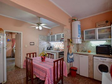 CASA VENTA LA PLATA 2 DORMITORIOS