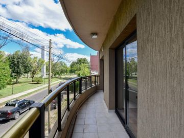 DEPARTAMENTO VENTA LA PLATA PARQUE ALBERTI FRENTE