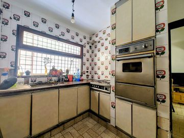 CASA EN VENTA LA PLATA A REFACCIONAR BARRIO NORTE
